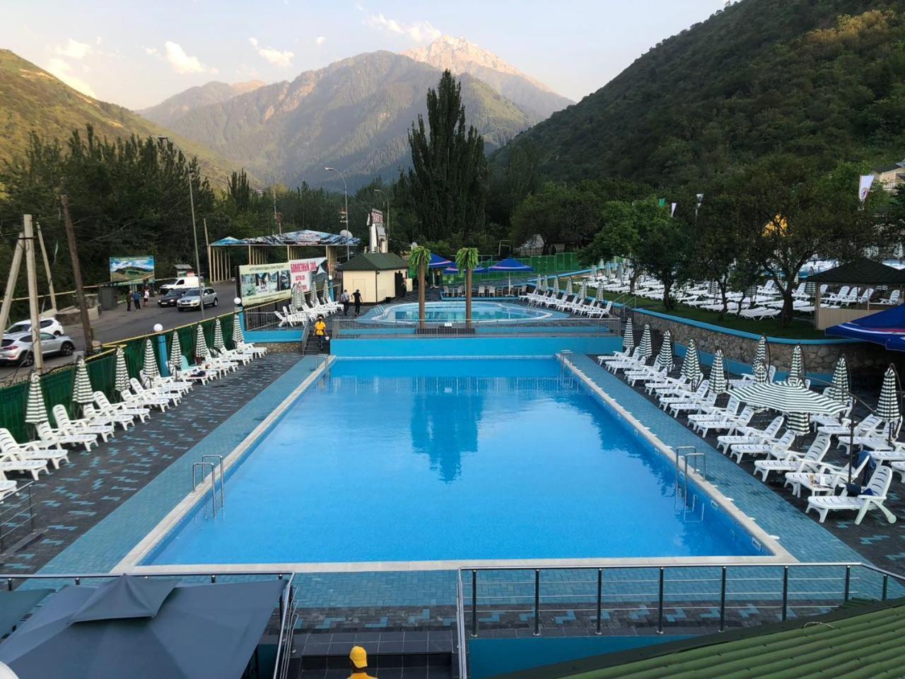 Sunkar Hotel Алматы Экстерьер фото