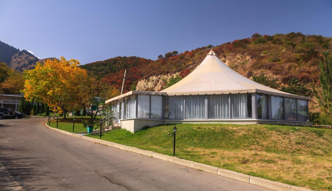 Sunkar Hotel Алматы Экстерьер фото